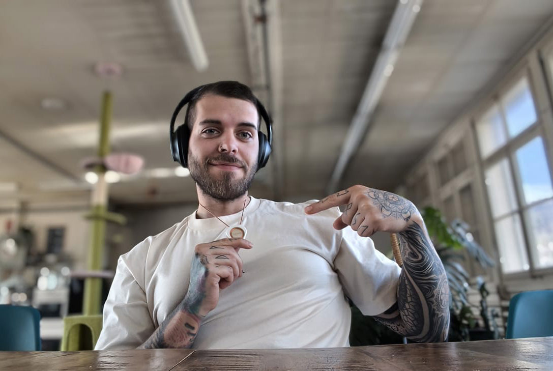 Ramon Florian Dankbar - Quantum Shaman, Mirror of the Soul & Frequency Architect ["... I am truly grateful for this innovation and now see the Q-Link Pendant as an essential tool I cannot imagine living without."]
